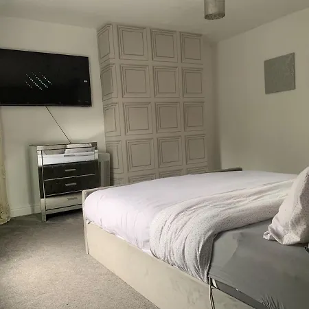 Chestnut - A Woodland Escape Near The City! Apartman *