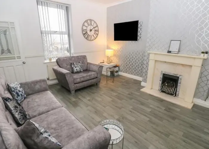 Chestnut - A Woodland Escape Near The City! Apartment