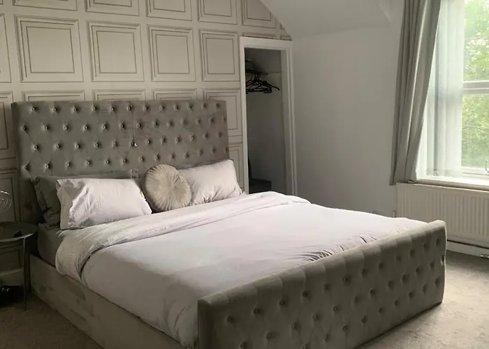 Apartman Chestnut - A Woodland Escape Near The City!